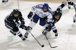 开云体育APP下载-镜像对决，杜兰特灼热手感难敌绿军逆转，深圳队坚守阵地彰显韧性