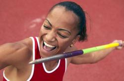 开云体育-双城记，从篮球场到绿茵场，英雄唯一的模样