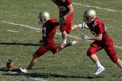 开云体育下载-年度焦点之战，雨夜破冰，恩佐以肩为梯扛起全队前行