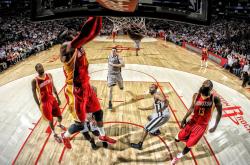 开云体育官方网站-东方控卫闪耀北美之巅，赵继伟惊艳助攻太阳鏖战掘金