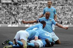 开云体育下载-草尖与红土间，辛纳如何跨越网球世界的南北极，在年终总决赛的冰与火中重塑自我？