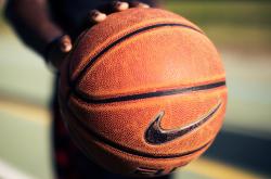 开云体育官方网站-冰与火的荣耀，日本队力克中国队之夜，樊振东刷新纪录的孤勇之路