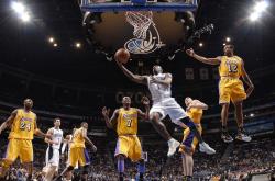 开云体育官方网站-诸神的黄昏与希腊神殿的晨曦，法网如何在与温网的百年对决中完成致命一击