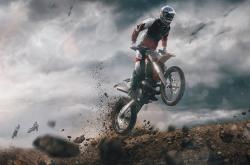 开云体育下载-绝境翻盘与突然熄火，辛纳的冰火两重天，揭示冠军的真正试炼