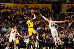 开云APP-NBA冠军战队连胜开局，队内协作默契无敌的简单介绍