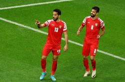 开云体育入口-澳洲球队击败韩国劲旅，赢得关键三分