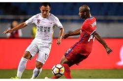 开云体育官网-重庆斯威遭遇客场挑战，保级艰难形势！