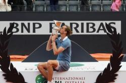 开云平台-包含ATP总决赛轻取蒙特卡洛大师赛，兹维列夫带队取胜的词条