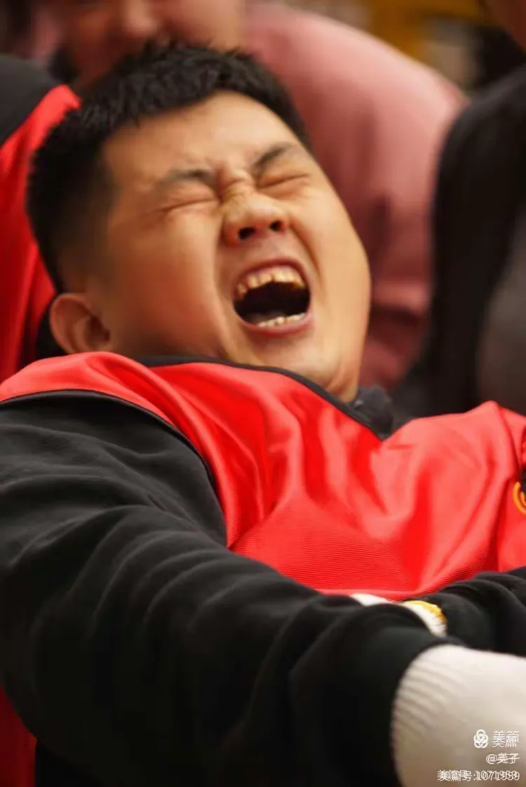 斗智斗勇！亚洲豪强在球场上一决雌雄