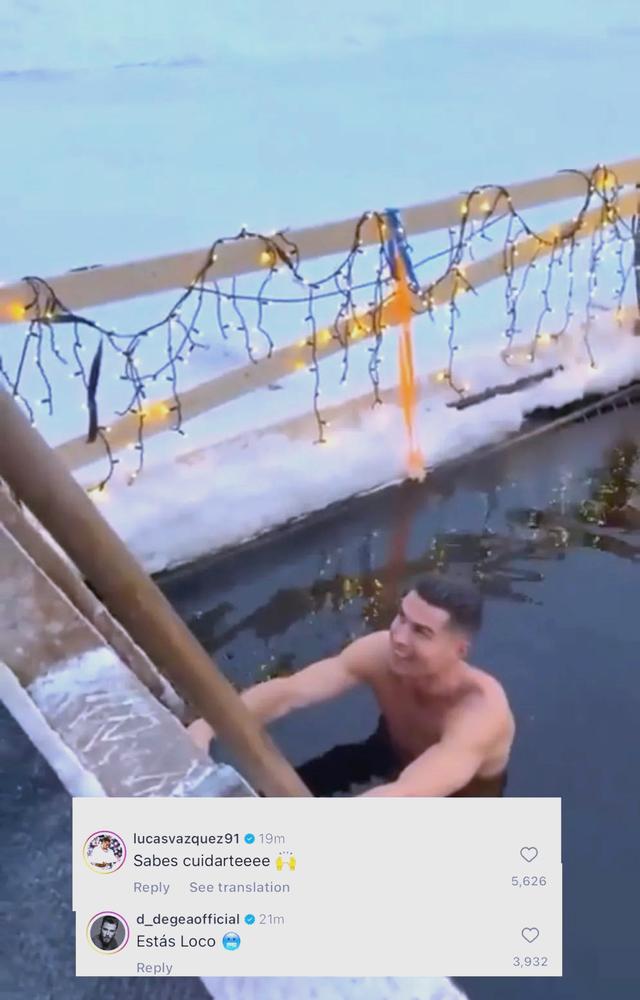 芬兰运动员在冰上表演项目中完美发挥