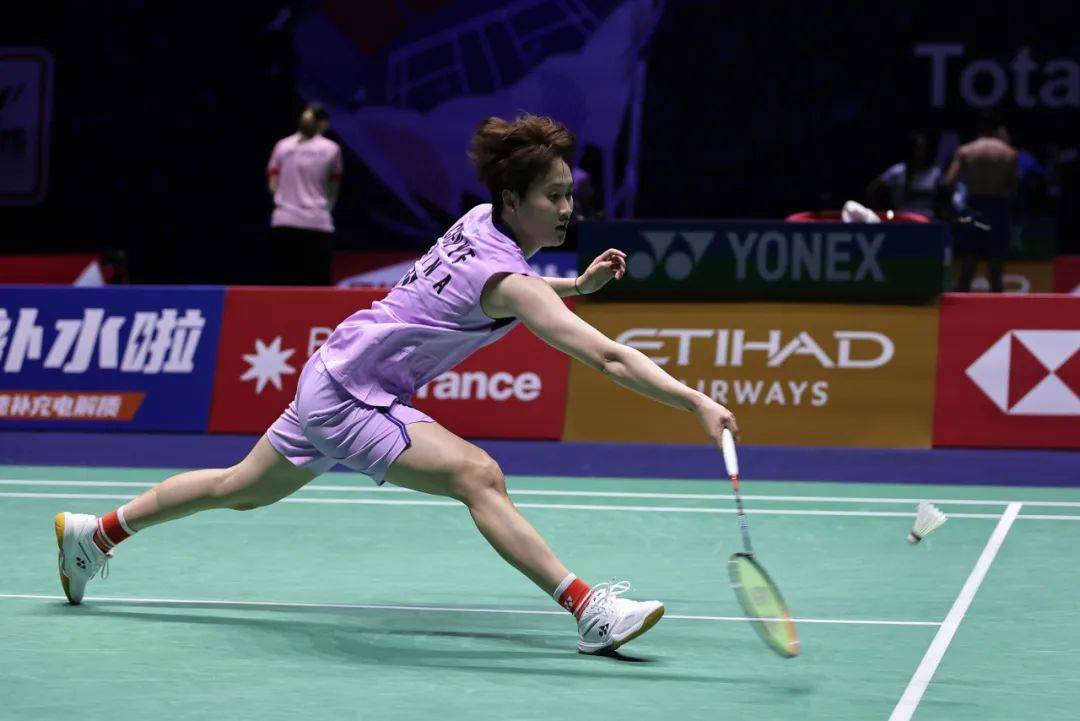 中国队逆转日本队，陈雨菲点燃赛场