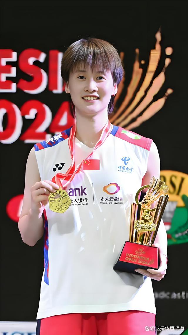 中国队逆转日本队，陈雨菲点燃赛场