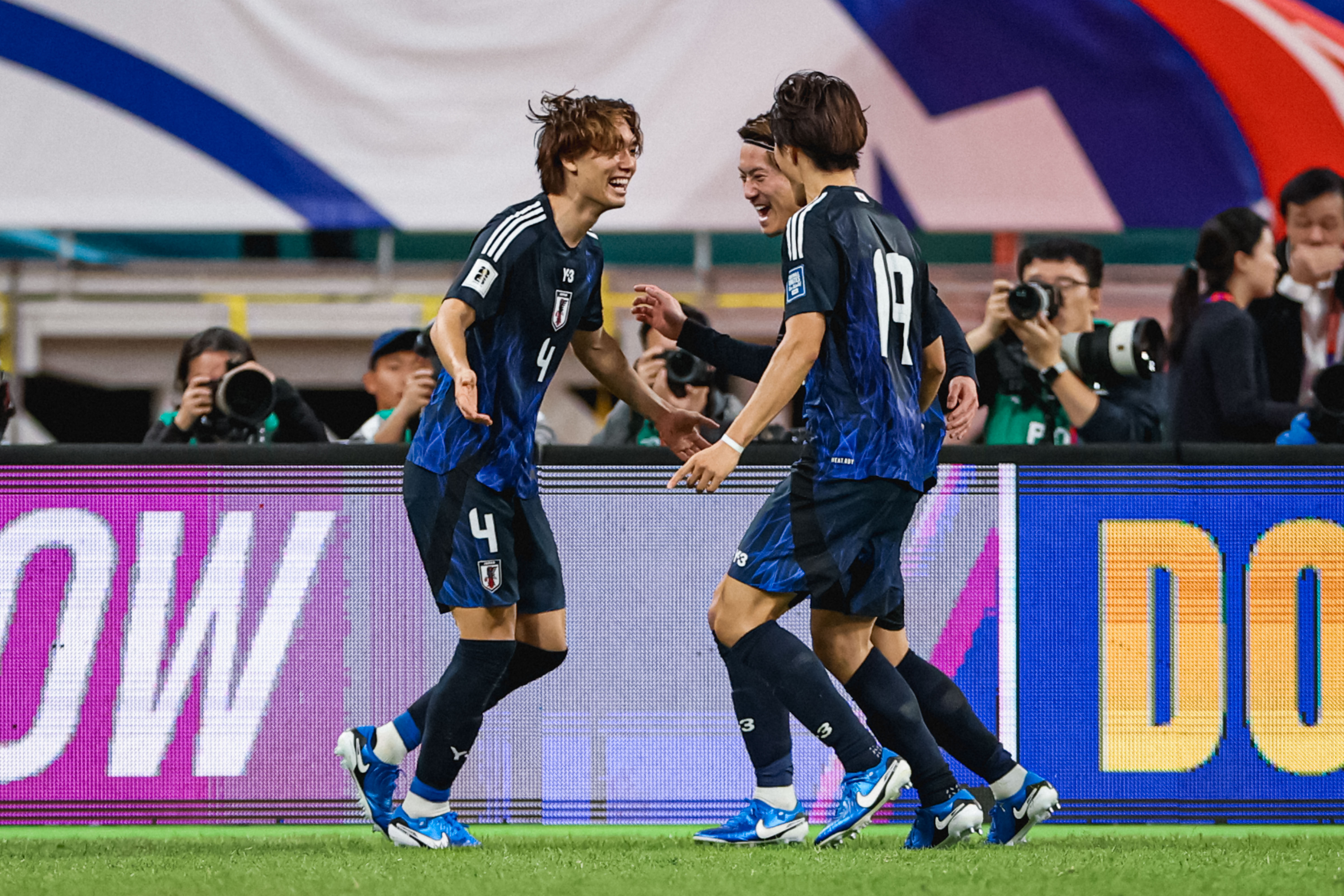 泰国队横扫日本队，郑思维点燃赛场