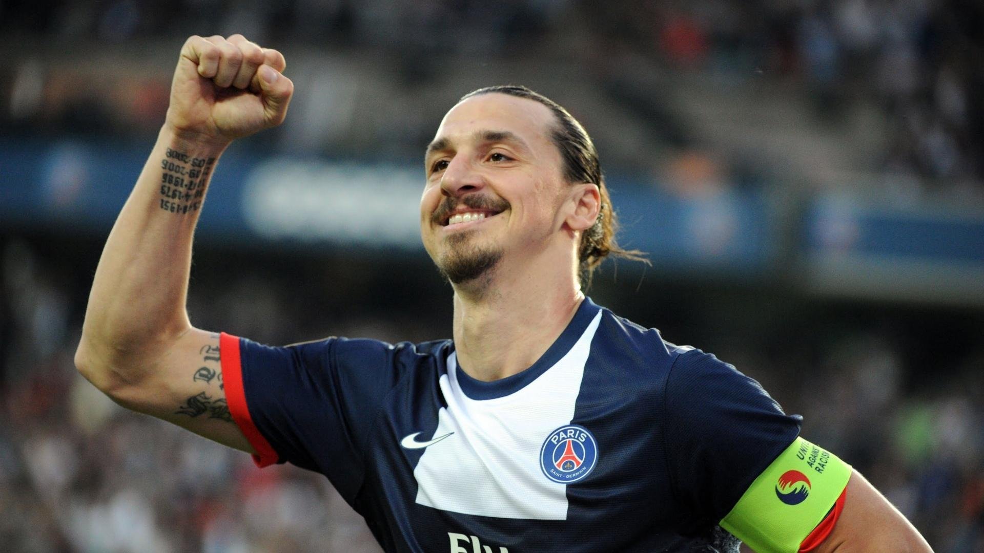 佩雷兹完美演出却遭逆转，汉密尔顿最后时刻绝杀宣告梅赛德斯翻盘红牛