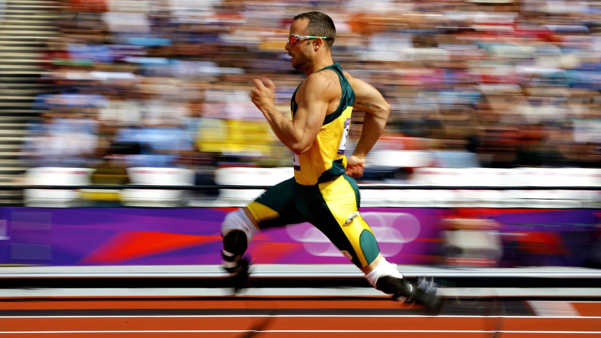 格子军团碾过战车，而他的眼里藏着另一种足球