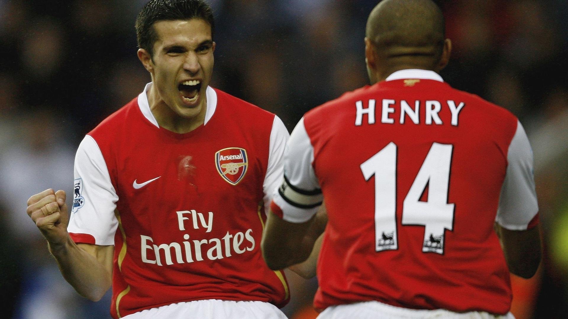 草地王朝与室内王座,辛纳的双面征服